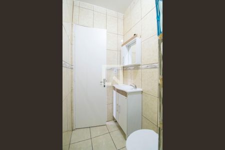 Banheiro de apartamento para alugar com 1 quarto, 42m² em Azenha, Porto Alegre