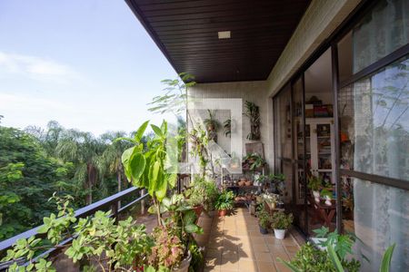 Apartamento à venda com 146m², 2 quartos e 2 vagas Apartamento à venda com 146m², 2 quartos e 2 vagasVaranda