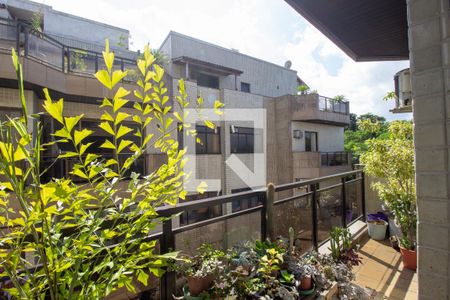 Apartamento à venda com 146m², 2 quartos e 2 vagas Apartamento à venda com 146m², 2 quartos e 2 vagasSacada da Suíte 2