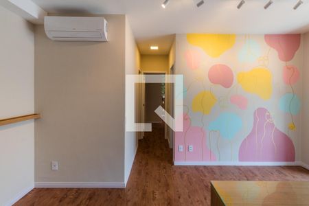 Sala de apartamento para alugar com 2 quartos, 58m² em Pinheiros, São Paulo