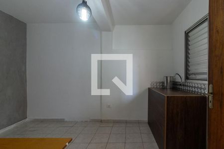 Casa à venda com 196m², 4 quartos e 3 vagas Casa à venda com 196m², 4 quartos e 3 vagasQuarto da Edícula 2