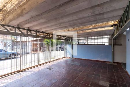 Casa à venda com 196m², 4 quartos e 3 vagas Casa à venda com 196m², 4 quartos e 3 vagasGaragem