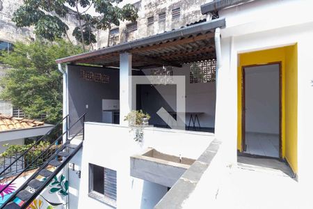 Casa à venda com 196m², 4 quartos e 3 vagas Casa à venda com 196m², 4 quartos e 3 vagasÁrea externa