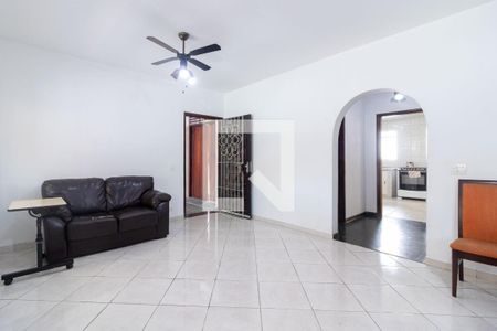 Sala de casa à venda com 4 quartos, 196m² em Ferreira, São Paulo