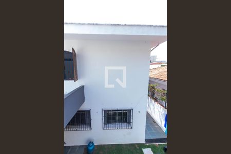 Casa à venda com 196m², 4 quartos e 3 vagas Casa à venda com 196m², 4 quartos e 3 vagasÁrea externa