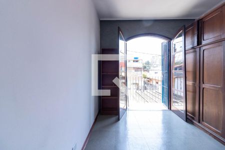Casa à venda com 196m², 4 quartos e 3 vagas Casa à venda com 196m², 4 quartos e 3 vagasQuarto 3