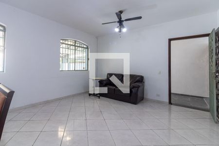 Sala de casa à venda com 4 quartos, 196m² em Ferreira, São Paulo