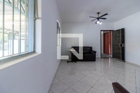 Sala de casa à venda com 4 quartos, 196m² em Ferreira, São Paulo