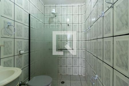 Casa à venda com 196m², 4 quartos e 3 vagas Casa à venda com 196m², 4 quartos e 3 vagasBanheiro da Edícula