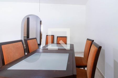 Sala de casa à venda com 4 quartos, 196m² em Ferreira, São Paulo