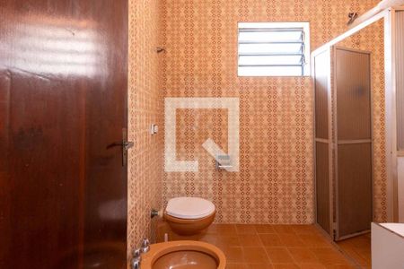 Casa à venda com 196m², 4 quartos e 3 vagas Casa à venda com 196m², 4 quartos e 3 vagasBanheiro Corredor