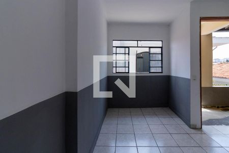 Casa à venda com 196m², 4 quartos e 3 vagas Casa à venda com 196m², 4 quartos e 3 vagasQuarto 3