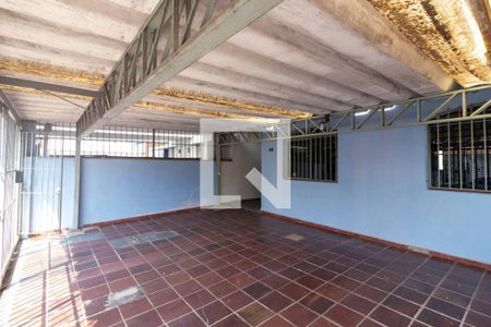 Casa à venda com 196m², 4 quartos e 3 vagas Casa à venda com 196m², 4 quartos e 3 vagasGaragem