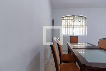 Sala de casa à venda com 4 quartos, 196m² em Ferreira, São Paulo