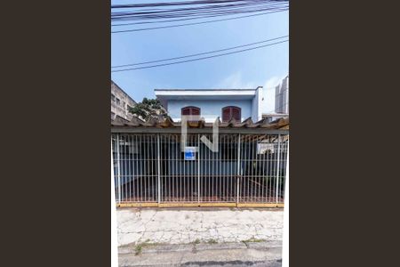 Casa à venda com 196m², 4 quartos e 3 vagas Casa à venda com 196m², 4 quartos e 3 vagasFachada