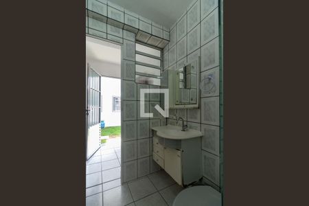 Casa à venda com 196m², 4 quartos e 3 vagas Casa à venda com 196m², 4 quartos e 3 vagasBanheiro da Edícula