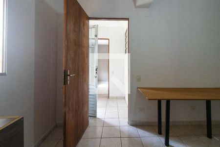 Casa à venda com 196m², 4 quartos e 3 vagas Casa à venda com 196m², 4 quartos e 3 vagasQuarto da Edícula 2