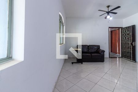 Sala de casa à venda com 4 quartos, 196m² em Ferreira, São Paulo