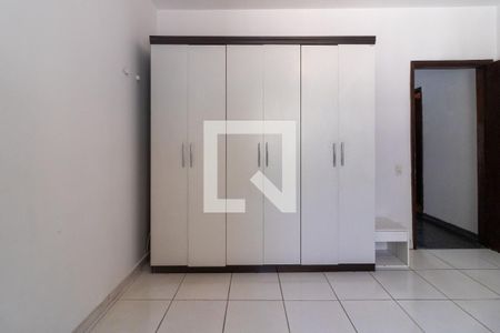 Casa à venda com 196m², 4 quartos e 3 vagas Casa à venda com 196m², 4 quartos e 3 vagasQuarto Suíte