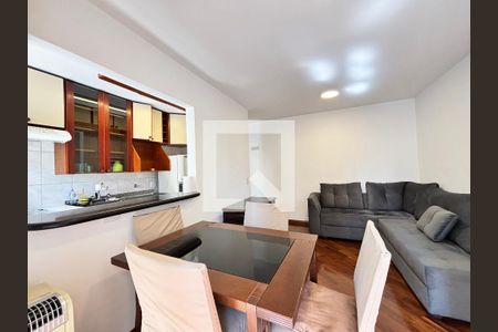 Sala de apartamento para alugar com 2 quartos, 56m² em Vila Nova Conceição, São Paulo