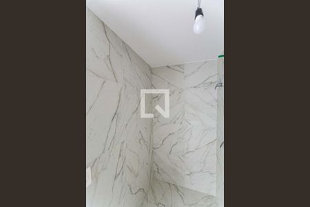 Banheiro de apartamento à venda com 1 quarto, 43m² em Petrópolis, Porto Alegre