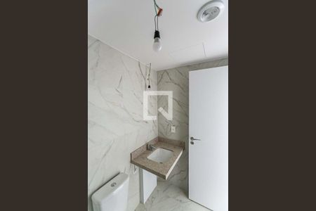 Banheiro de apartamento à venda com 1 quarto, 43m² em Petrópolis, Porto Alegre