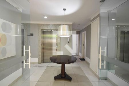 Apartamento à venda com 188m², 3 quartos e 2 vagas Apartamento à venda com 188m², 3 quartos e 2 vagasHall social