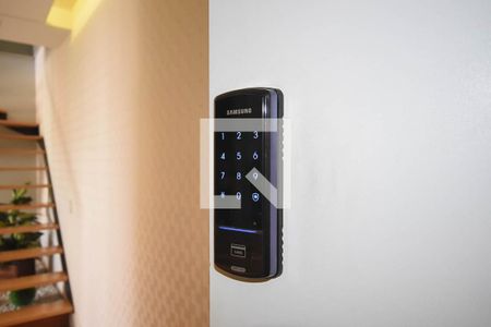 Apartamento à venda com 188m², 3 quartos e 2 vagas Apartamento à venda com 188m², 3 quartos e 2 vagasFechadura eletrônica