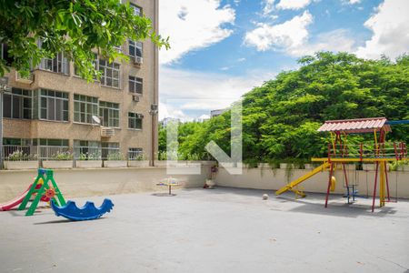 Apartamento à venda com 125m², 3 quartos e 1 vaga Apartamento à venda com 125m², 3 quartos e 1 vagaPlayground