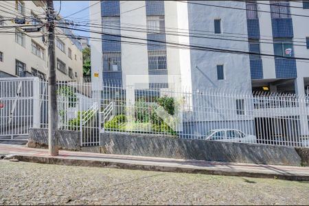 Apartamento para alugar com 75m², 2 quartos e 1 vaga Apartamento para alugar com 75m², 2 quartos e 1 vagaFachada
