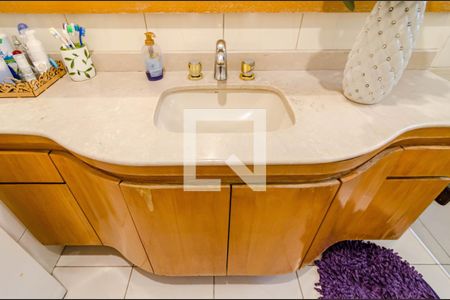 Apartamento à venda com 160m², 3 quartos e 2 vagas Apartamento à venda com 160m², 3 quartos e 2 vagasBanheiro da suíte