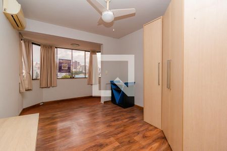 Quarto 1 de apartamento para alugar com 2 quartos, 75m² em Santo Antônio, Porto Alegre