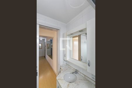 Banheiro de apartamento para alugar com 1 quarto, 54m² em Glória, Porto Alegre