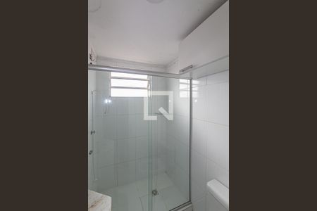 Banheiro de apartamento para alugar com 1 quarto, 54m² em Glória, Porto Alegre
