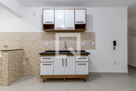 Sala e Cozinha de casa de condomínio para alugar com 2 quartos, 52m² em Vila Gustavo, São Paulo