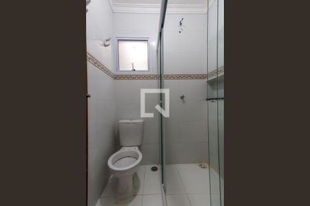 Banheiro da Suíte de casa de condomínio para alugar com 2 quartos, 52m² em Vila Gustavo, São Paulo