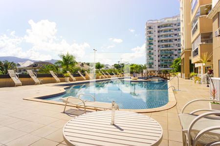 Apartamento à venda com 150m², 3 quartos e 2 vagas Apartamento à venda com 150m², 3 quartos e 2 vagasÁrea comum - Piscina