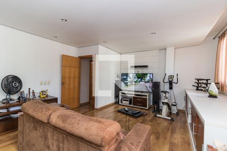 Casa para alugar com 300m², 3 quartos e 5 vagasSala de TV