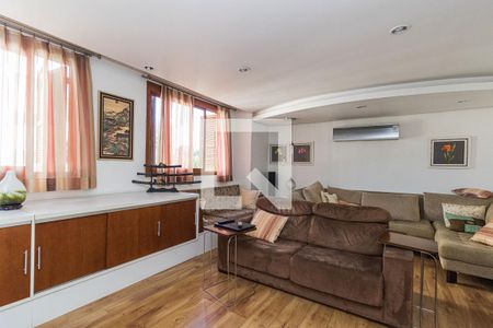 Casa para alugar com 300m², 3 quartos e 5 vagasSala de TV