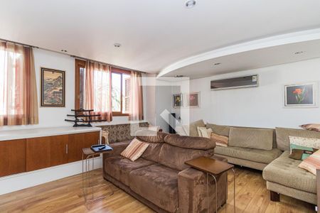 Casa para alugar com 300m², 3 quartos e 5 vagasSala de TV