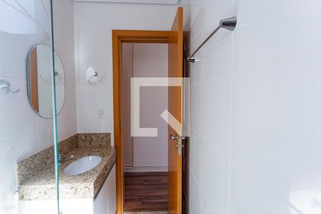 Apartamento à venda com 70m², 2 quartos e 2 vagas Apartamento à venda com 70m², 2 quartos e 2 vagasBanheiro da Suíte