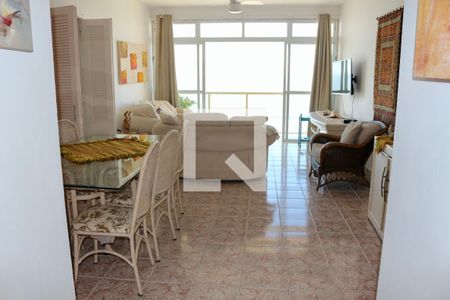 Sala de apartamento para alugar com 2 quartos, 110m² em Pitangueiras, Guarujá