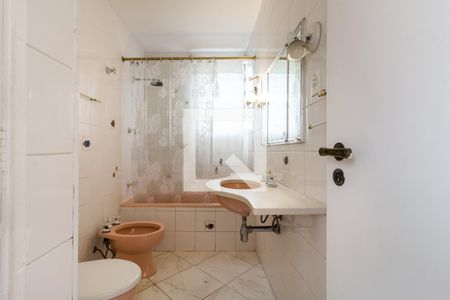 Casa à venda com 280m², 5 quartos e 5 vagasBanheiro 2