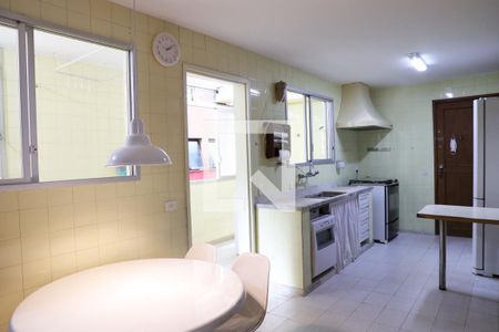 Apartamento à venda com 167m², 2 quartos e 2 vagasCozinha