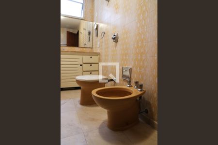 Apartamento à venda com 167m², 2 quartos e 2 vagasBanheiro da Suíte