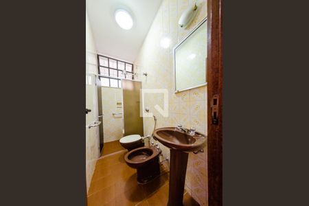 Casa à venda com 315m², 4 quartos e 3 vagas Casa à venda com 315m², 4 quartos e 3 vagasBanheiro da suíte 1