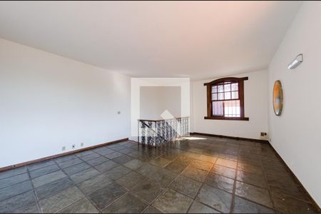 Casa à venda com 315m², 4 quartos e 3 vagas Casa à venda com 315m², 4 quartos e 3 vagasSala 2