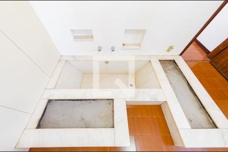 Casa à venda com 315m², 4 quartos e 3 vagas Casa à venda com 315m², 4 quartos e 3 vagasBanheiro da suíte 2