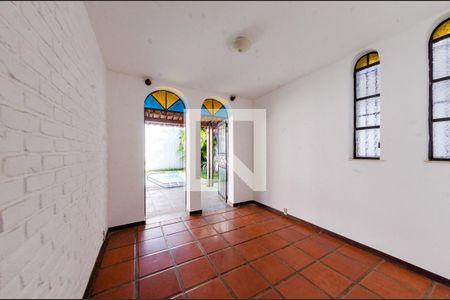 Casa à venda com 315m², 4 quartos e 3 vagas Casa à venda com 315m², 4 quartos e 3 vagasÁrea