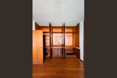 Casa à venda com 315m², 4 quartos e 3 vagas Casa à venda com 315m², 4 quartos e 3 vagasSuíte 1